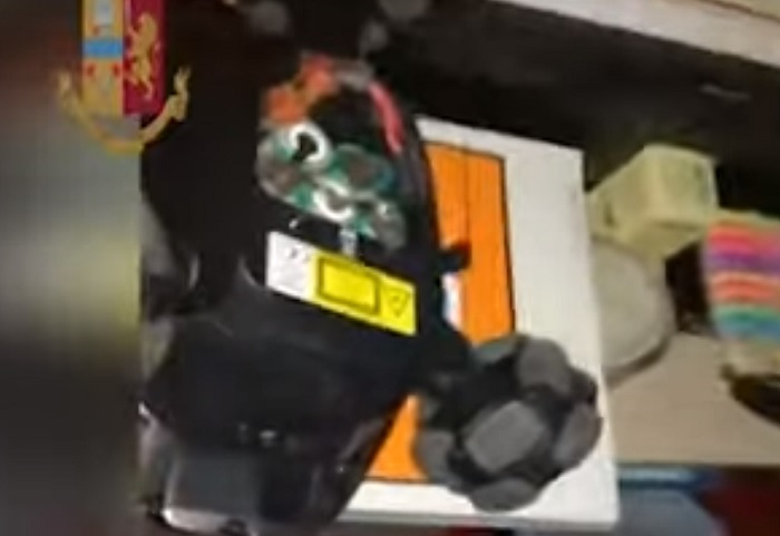 Trapani, unabomber arrestato per una pen drive esplosiva: è un ingegnere