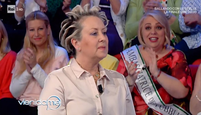 Vieni da Me, Carolyn Smith