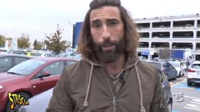 Striscia la Notizia, Vittorio Brumotti minacciato di morte sui social: 2 giovani denunciati a Monza