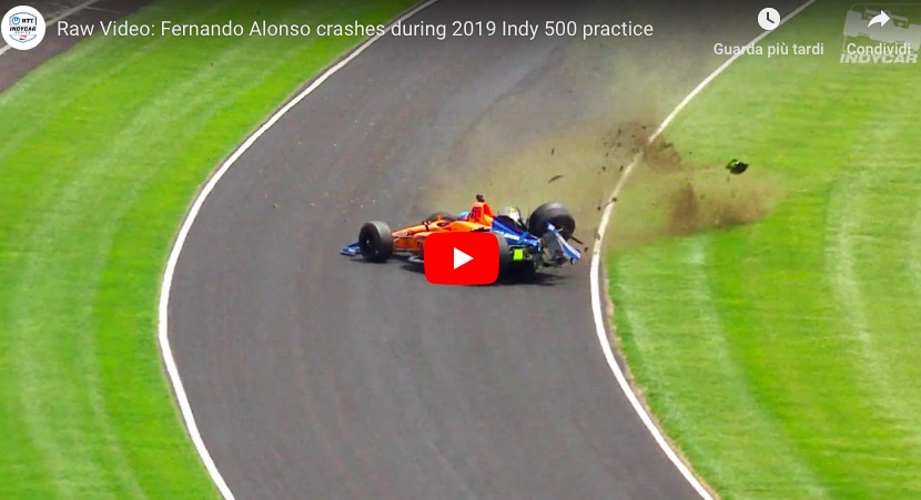 Alonso, incidente terribile durante la 500 Miglia di Indianapolis. Per fortuna è illeso. VIDEO