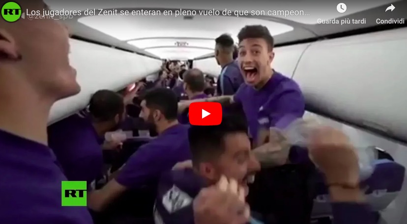 Lo Zenit vince lo scudetto mentre è sull'aereo, la reazione dei calciatori è incontenibile
