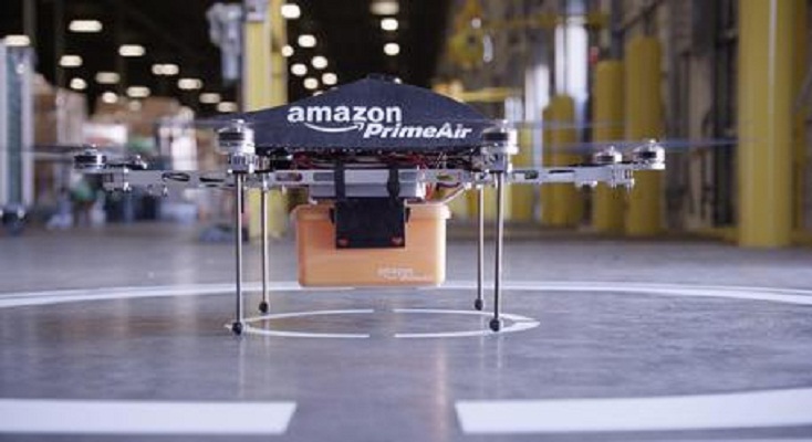 Amazon, a breve i pacchi via drone e lo Shazam dei vestiti