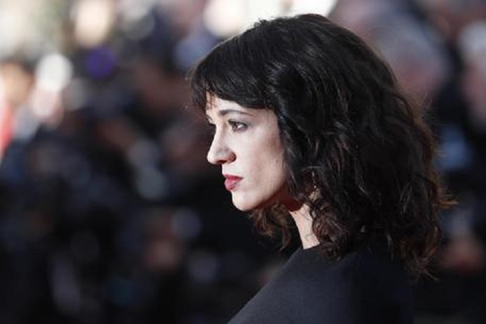 Asia Argento a Morgan: "Facesse meno teatrini mungendo questa vacca sacra, che sarei io"