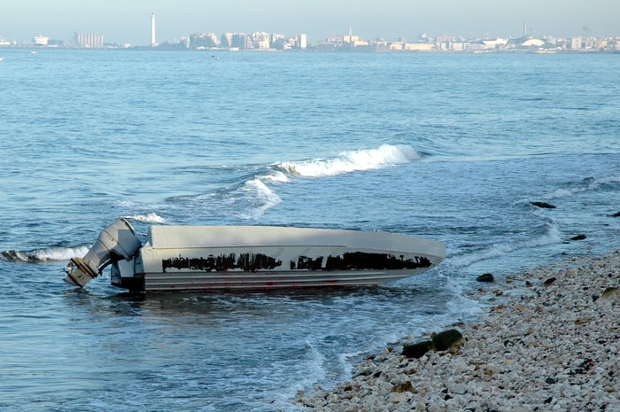 Bitonto (Bari), ragazzo di 15 anni pestato in spiaggia da alcuni coetanei. Il padre su Fb: "Aiutatemi a trovarli"