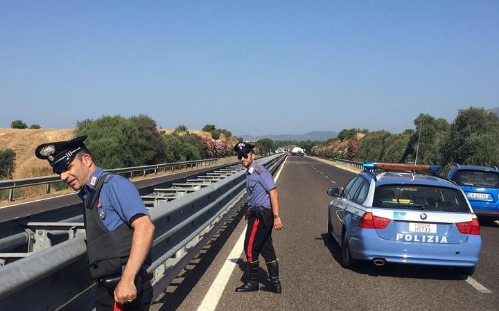 Bari, rapinato un portavalori. Bottino da 100mila euro. Ricerche in corso (foto d'archivio Ansa)