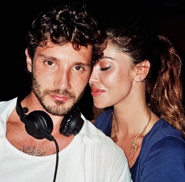 Belen Rodriguez e l'allusione social su Stefano De Martino: "Lui sa fare tutto"