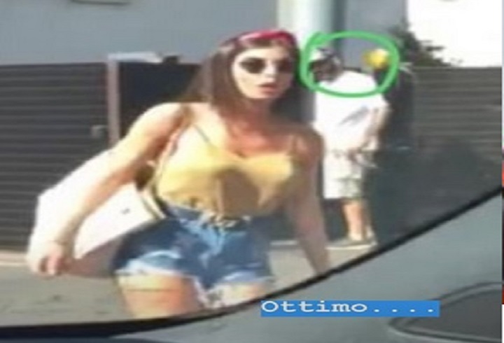 Bianca Atzei cammina per strada e un passante... ecco cosa è successo FOTO