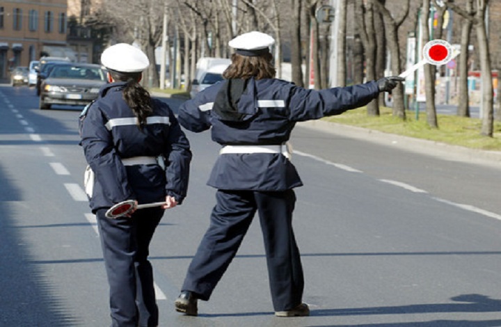 Cittadella, il regolamento stabilisce anche il colore dell'intimo delle vigilesse (foto Ansa)