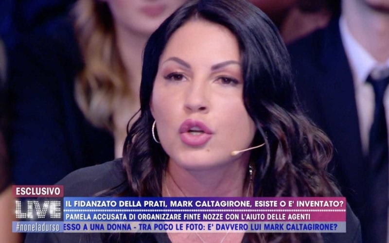 Live - Non è la d'Urso, Eliana Michelazzo: "Pamela Perriciolo stava strozzando una ragazza..."