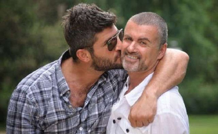 George Michael lascia tutto alle sorelle e al padre. Il compagno Fadi Fawaz escluso dal testamento