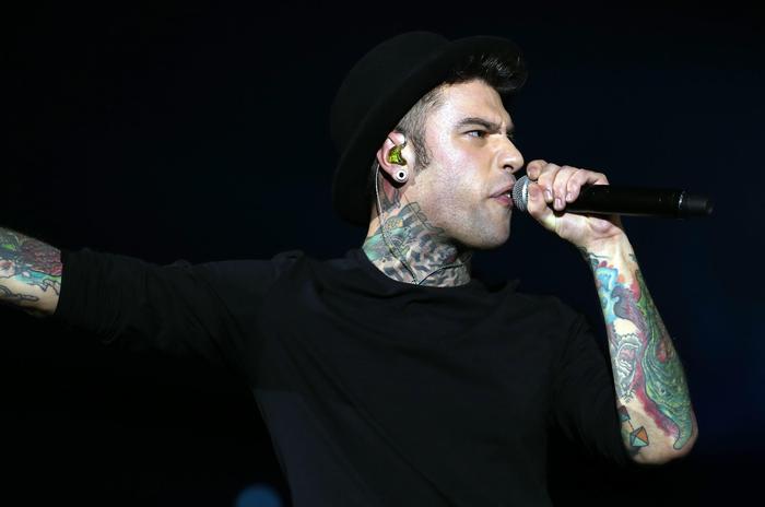 Fedez a processo, aveva dato della "giornalaia" a Chiara Giannini, la biografa di Salvini (quella del caso CasaPound)