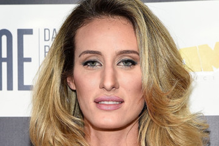 Stella Manente, la modella contro il Gay Pride: "Perchè non esiste più Hitler?"