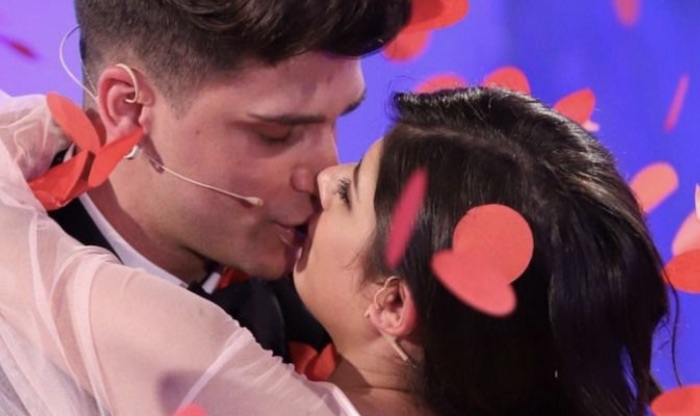 Uomini e Donne, Manuel Galiano in lacrime all'aeroporto dopo il presunto tradimento a Giulia Cavaglia 02