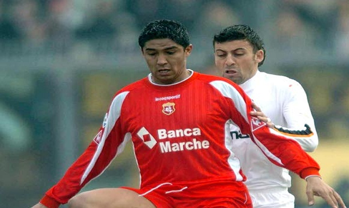 Mario Jardel con la maglia dell'Ancona (foto Ansa)