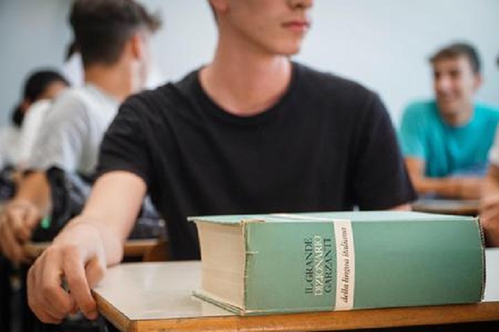 Maturità 2019, disagi e ritardi all'Istituto Leonardo Da Vinci di Foggia per errore nel codice (foto Ansa)