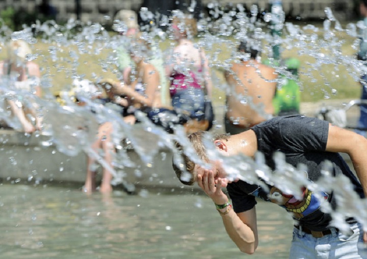 Meteo, in arrivo eccezionale ondata di caldo africano. Si toccheranno i 43 gradi (foto d'archivio Ansa)