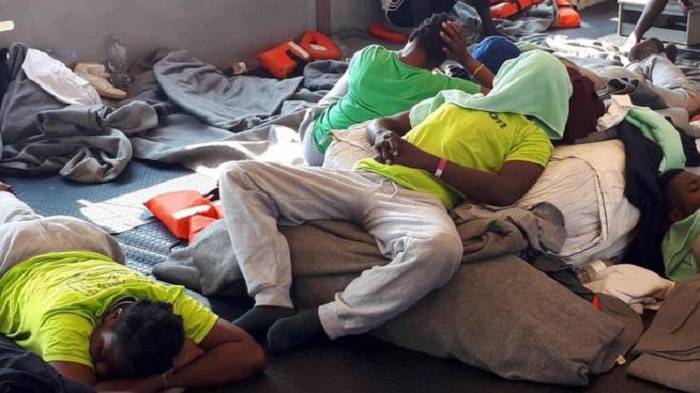 Sea Watch: migranti saranno accolti all'estero. Indagata la capitana