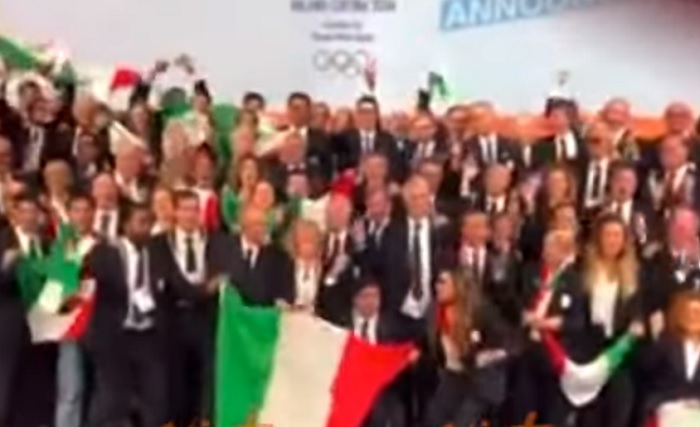 Olimpiadi 2026 a Milano e Cortina, l'esultanza della delegazione italiana