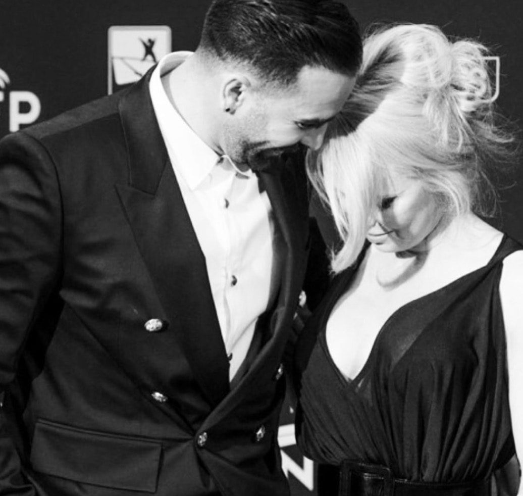Pamela Anderson tradita da Adil Rami: "Aveva una doppia vita"