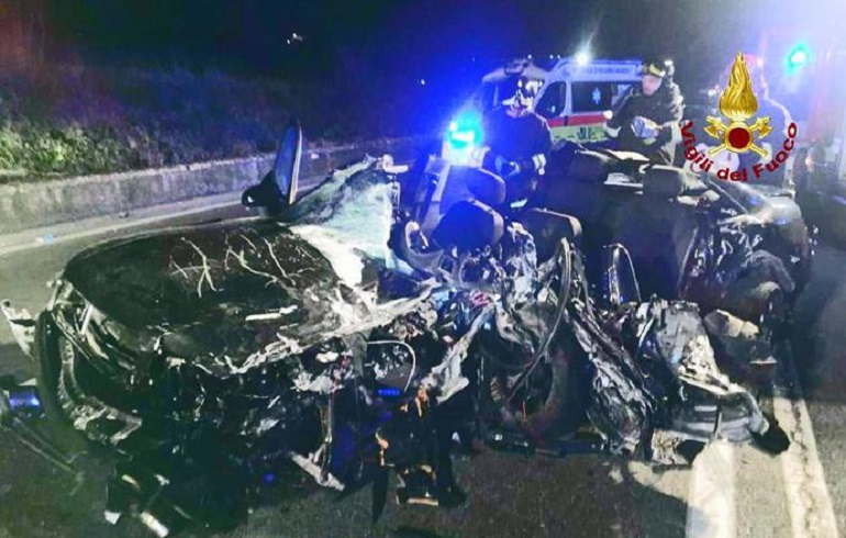 Pesaro, scontro frontale sulla Ss16 all'altezza di Colombarone: tre morti (foro d'archivio Ansa)