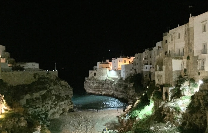 Polignano a Mare (Bari), Grotta Palazzese e Tana Marina multati per pesce ignoto e carni vecchie