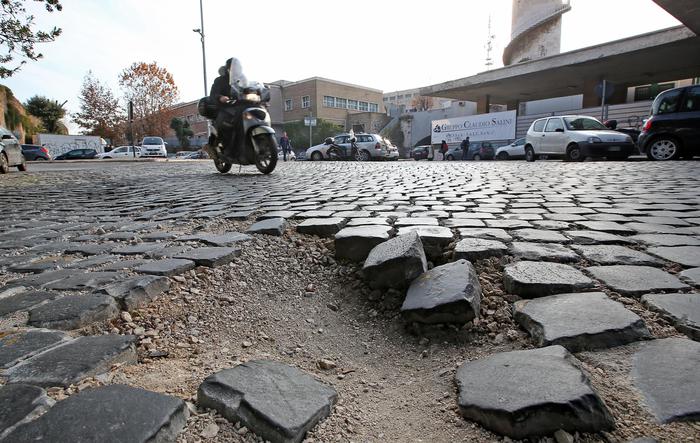 Mano morta a Roma, condannato a due anni di carcere. Prima il raptus, poi fuga dal fidanzato...