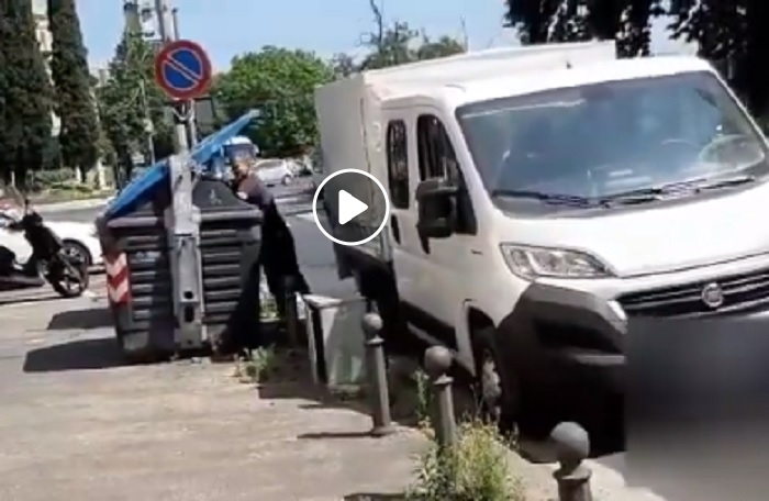 roma cosa getta nel cassonetto