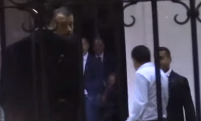 salvini di maio stretta mano