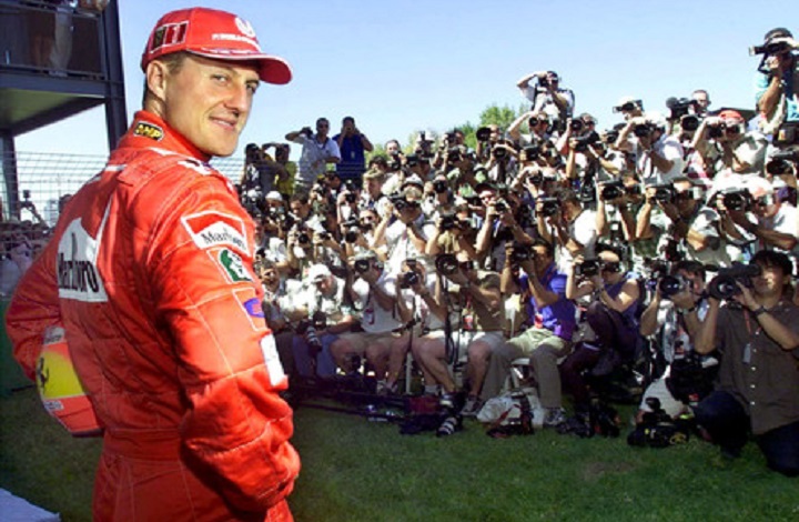 Ferrari, in vendita la F2002 dei record di Michael Schumacher. Prezzo tra i 5,5 a 7,5 milioni di dollari (foto Ansa)