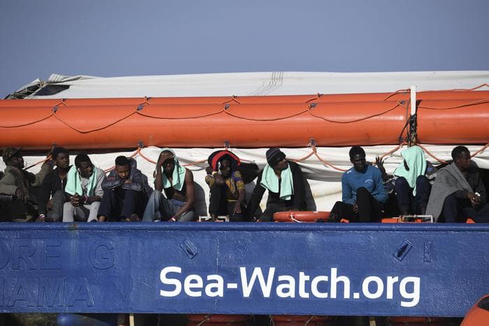 Sea Watch dissequestrata dalla Procura di Agrigento. Salvini: "Pm buonisti"