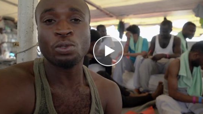 Sea Watch non può sbarcare: la Corte di Strasburgo rigetta il ricorso. L'appello dei migranti: "Fateci scendere"