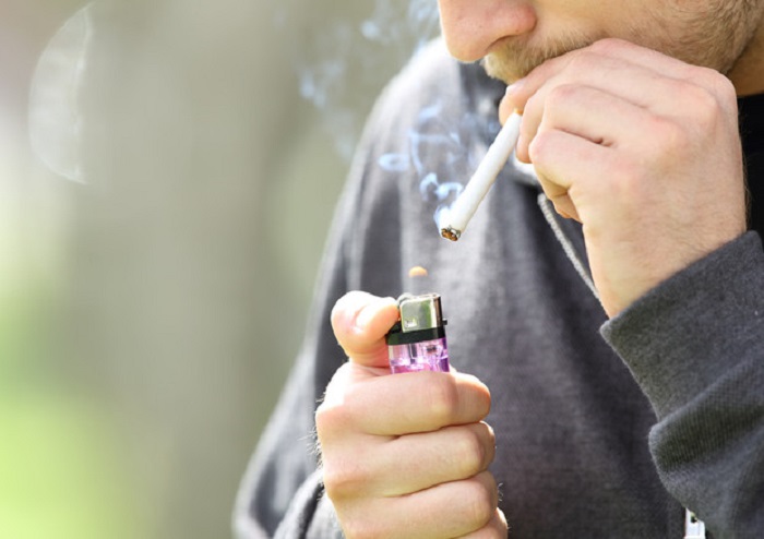 Sigarette, se il padre fuma può trasmettere l'asma al futuro figlio