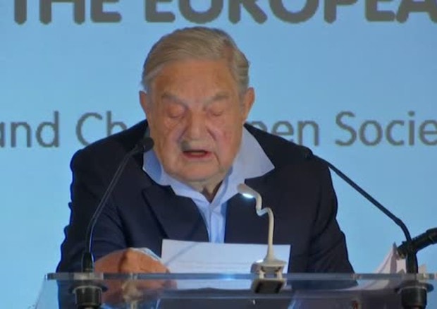Soros e altri 17 miliardari: "Fateci pagare più tasse"