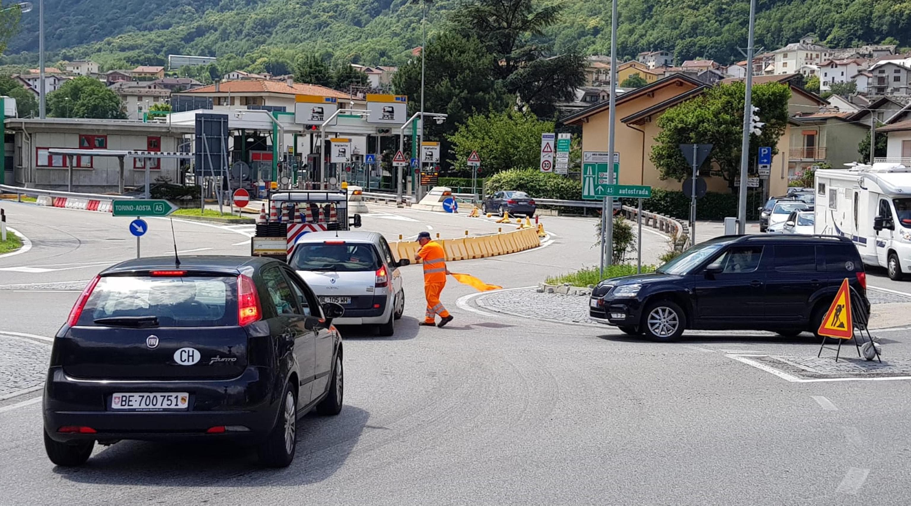 A5 Torino-Aosta, allarme frana a Chiappetti a Quincinetto: chiusi 18 km di autostrada