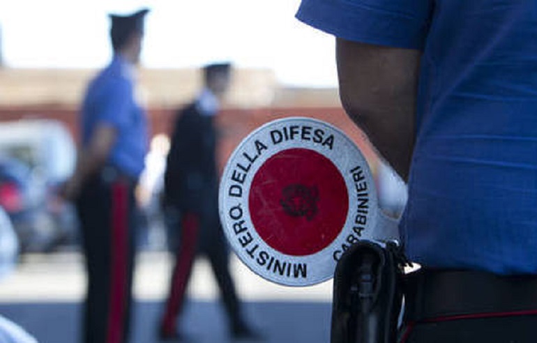 Verona, rapina una banca e riesce a fuggire. Identificato grazie alla tuta del Napoli (foto d'archivio Ansa)