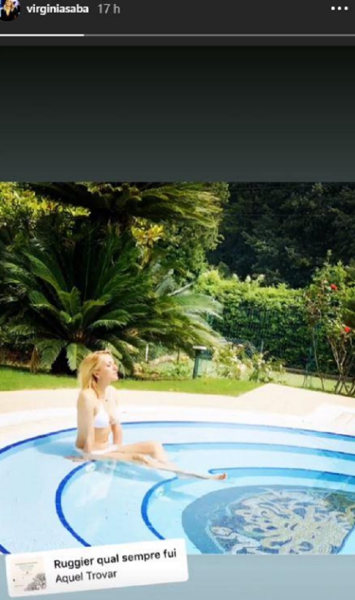 virginia saba bordo piscina