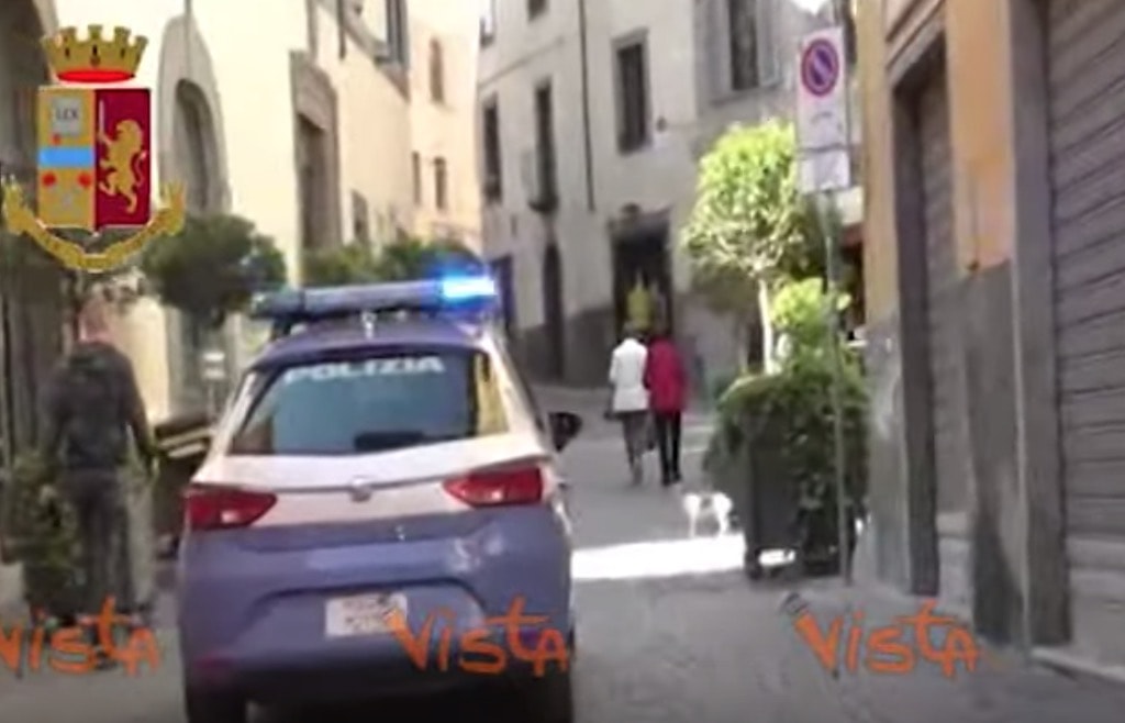 Viterbo, giovane pakistano arrestato per violenze su due bambine