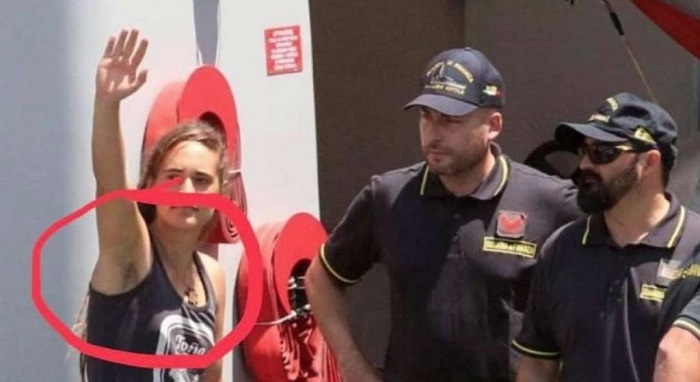 Carola Rackete ascella