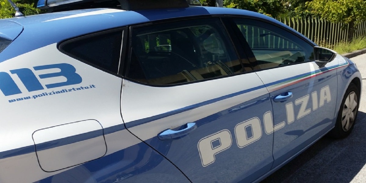 Una volante della polizia