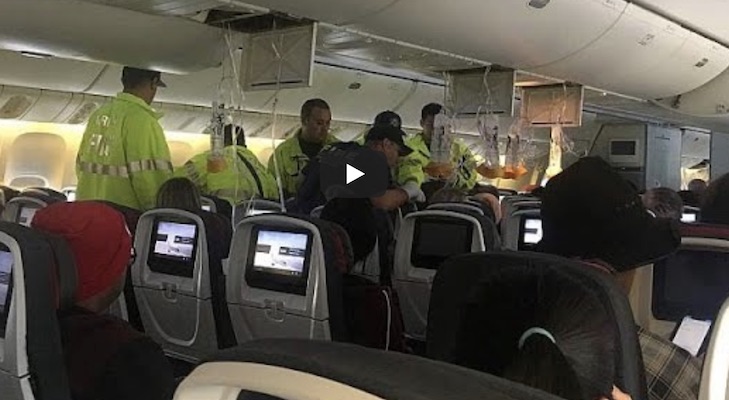 Air Canada, turbolenza sul volo per Sydney: 37 feriti, atterraggio d'emergenza alle Hawaii