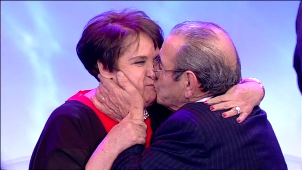 Uomini e donne, esplosione nella villetta di Anna e Carmine: lei è grave