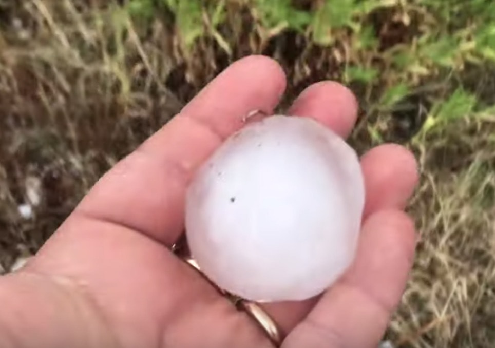 Maltempo, violenta grandinata a Bari mercoledì 10 luglio, nubifragi a Manfredonia e Mattinata VIDEO