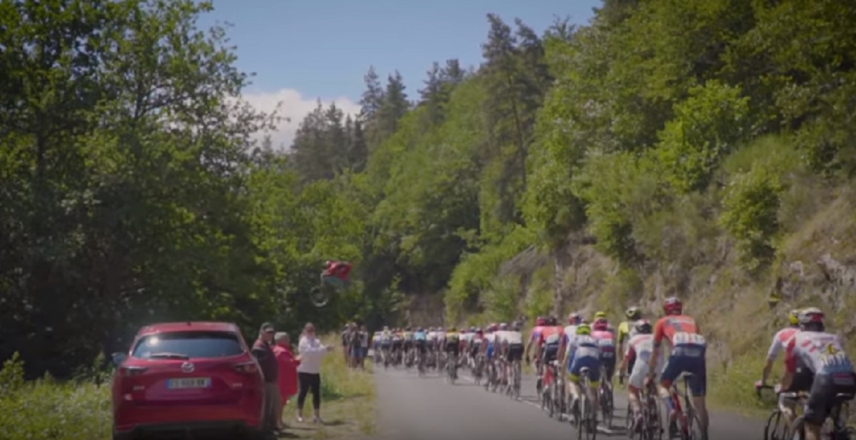 Salto in mountain bike su Tour de France