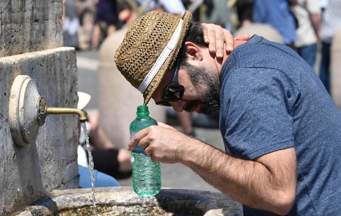 Meteo, caldo ritorna sull'Italia