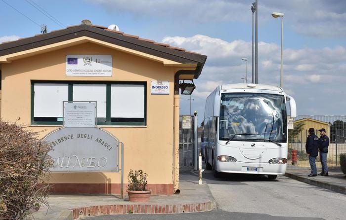 Cara di Mineo chiude, Salvini: "Una bellissima mattinata, la dedico ai coniugi Solano massacrati"