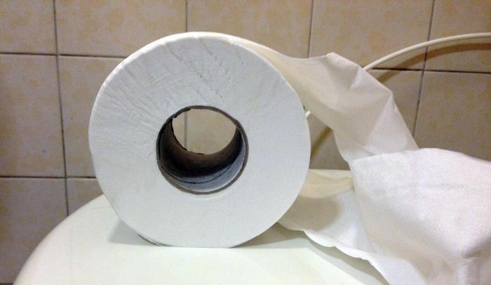 Carta igienica ammazza l'ambiente. Tutti a guardar la plastica ma i quattro veli...