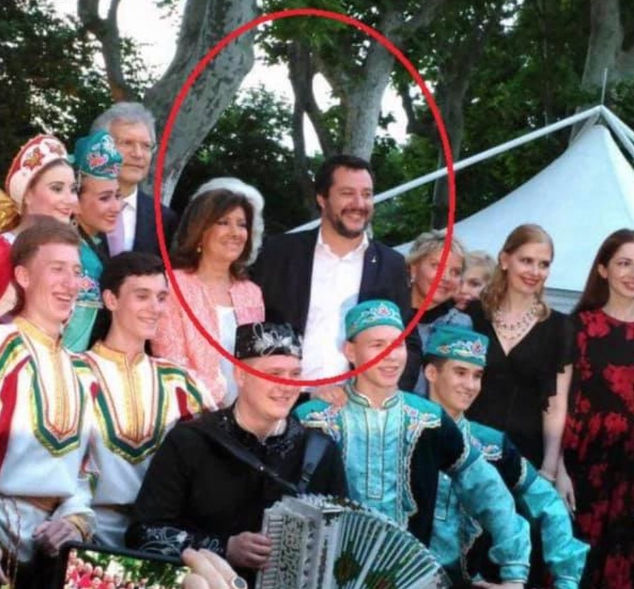 Casellati, fake social. "Con Salvini alla festa di Lombardia Russia". Ma era un evento dell'Ambasciata FOTO