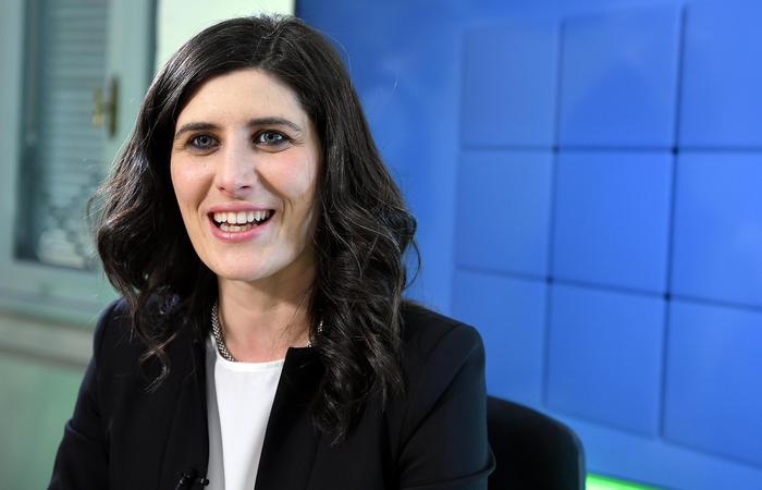 M5S toglie anche il Salone dell'Auto a Torino. Appendino e Raggi triste tramonto