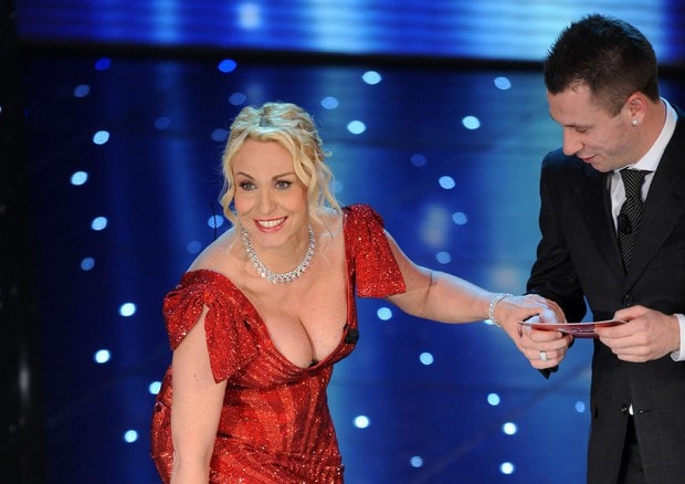 Rai, stipendi dei divi: donne discriminate. Clerici e Venier sotto Fazio e Vespa