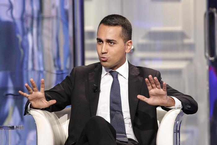 Luigi Di Maio esulta per Atlantia (cioè Benetton) in Alitalia. Quello del "mai, è decotta" era un sosia